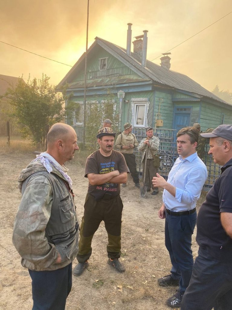 Губернатор Станислав Воскресенский прибыл на место лесных пожаров в Южский район