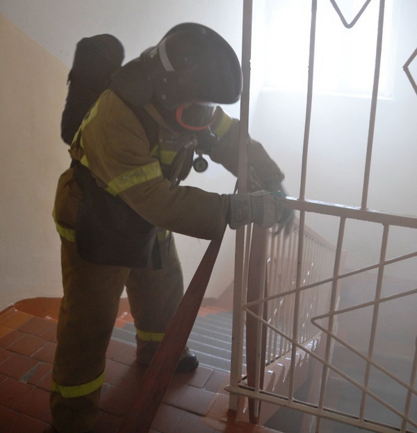 Пожарная тревога эвакуация. Учебная пожарная тревога в Пучежской администрации. Действия пожарного по сигналу тревога в пожарной части.
