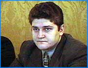 ></p><p class=c_tn>Cегодня в областном комитете по делам молодежи состоялось первое совещание специалистов муниципальных образований. На нем с первой програмной речью выступил  руководитель областного комитета - Сергей Жубаркин. Этот пост он занимает с 10 января. Первое совещание началось без нового руководителя. Первое совещание началось без нового руководителя.  Только через пятнадцать минут перед собравшимися появился новоиспеченный председатель областного комитета по делам молодежи Сергей Жубаркин. Двадцатипятилетний молодежный лидер начал свою речь с планов по реализации в области молодежной политики. Приоритетное направление комитета на ближайшие годы - работа с детьми и молодежью по месту жительства. Активное привлечение социальных работников и психологов. Одно из направлений: борьба с молодыми наркоманами, алкоголиками, безнадзорностью. Сергей Леонидович отметил, что выбранную политику необходимо строить не на единоличном решении лидеров, а на осуществлении обратной связи провинции и областного центра. По-видимому, под словом провинция Сергей Леонидович подразумевает районы области. Поэтому на пятнадцатое февраля намечена встреча губернатора Владимира Тихонова с рабочей молодежью. Цель - узнать как можно больше о проблемах ивановской глубинки. Была определена и квота представительства. По два человека от одного муниципального образования. В своем заключительном обращении Сергей Жубаркин успокоил присутствующих. Он обещал, что никаких идеологических чисток по отношению к присутствующим не намечается. У бывших секретарей много хороших наработок, которые еще, несомненно, пригодятся. </p><p class=c_tn></p><p class=c_tn></p>
	
		<div class=