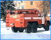 ></p><p class=c_tn>Сводка пожаров за истекшую неделю. Всего по Иванову и области пожарные выезжали по вызову 32  раза. Огонь унес жизни 5 человек, трое получили травмы различной степени тяжести. В пятницу вечером загорелся четырехквартирный двухэтажный дом в Кинешме. В одной из квартир пожарные обнаружили 2  трупа. Один  принадлежит хозяину квартиры, безработному 1962  года рождения. Личность второго в данный момент устанавливается.</p>
	
		<div class=
