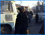 ></p><p class=c_tn></p><p class=c_tn></p><p class=c_tn>Проблема городского транспорта в Иванове волнует не только пассажиров, водителей и городских чиновников. Сегодня владельцы ивановских маршрутных такси собрались в зале кинотеатра Искра обсудить актуальные вопросы своей работы. Прежде всего, их волнует февральское постановление Ивановского мэра О конкурсе на заключение договоров по организации перевозок пассажиров маршрутными такси. Хозяева маршруток считают, что этот конкурс  сократит число частных машин на улицах Иванова. Далеко не все из них смогут выполнить жесткие условия конкурса, который должен пройти в марте. Предпочтение будет отдаваться тем, у кого маршрутки новее, безопаснее, тем, у кого их больше и тем, кто честнее платит в казну. Часть хозяев  автобусов считает, что постановление - результат происков конкурентов - ПАТП - 1. Подтверждение они находят в том, что частные перевозчики не включены в состав конкурсной комиссии. Основная цель постановления - навести порядок в  хаосе маршрутов, и обеспечить безопасность пассажиров - частникам кажется вторичной и надуманной, а само постановление -  бумагой ненужной.  В поисках выхода предприниматели обратились к юристам. Те нашли в 144  постановлении Александра Грошева нарушение компетенции администрации, нарушения Конституции и гражданского кодекса России. В целом суть нарушений сводится к вмешательству в предпринимательскую деятельность. На сегодняшнем собрании владельцы маршрутных такси решили составить с помощью юристов исковые заявления с требованием признать постановление незаконным. Они будут направлены в прокуратуру Ленинского района. Также был составлен список вопросов к городской администрации. На некоторые из них ответить будет сложно.  Конфликт этот имеет долгую историю и много сторон, главной из которых являются пассажиры.  Как будет в этом конфликте учтена позиция пассажиров, решится в пятницу, на встрече владельцев частных маршрутных такси и администрации города Иваново.</p><p class=c_tn></p><p class=c_tn></p>
	
		<div class=
