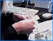 ></p><p class=c_tn>В соответствии с указом Президента России с сегодняшнего дня установлен новый минимальный размер совокупной выплаты. Теперь  минимальная ежемесячная выплата пенсионерам вместо 468   составит 600 рублей. Новшество  касается только тех пенсионеров, кто имеет полный общий или специальный трудовой стаж, необходимый для назначения пенсий. Право на установление этого размера выплат имеют: получатели государственной пенсий по старости, инвалидности, потери кормильца. А также вследствие получения травм на производстве и в ходе военных действий. В состав совокупной выплаты входит: сумма государственной пенсии с учетом различных надбавок, повышений и компенсаций. И еще одна новость. С 1 марта в ивановской области изменяется график выдачи пенсий. Эту информацию нам сообщили в областном управлении социальной защиты населения</p><p class=c_tn></p>
	
		<div class=