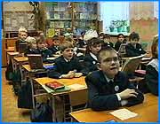></p><p class=c_tn>С завтрашнего дня у всех российских школьников начинаются весенние каникулы. Однако многие из них вряд ли смогут расслабиться в течение этих дней. Двадцать шестого марта во всей стране стартуют зональные этапы Всероссийской олимпиады школьников по трем предметам: математике, химии и биологии. Участники из Северо - Западного региона встретятся в Иванове. Столица текстильного края уже в третий раз будет встречать у себя участников олимпиады. Ожидается приезд трехсот школьников, с восьмого по одиннадцатый классы. Открытие олимпиады состоится в областном дворце искусств, а сами состязания пройдут на базе четырех ивановских учебных заведений: Государственного Университета, Химико-технологического университета, Медакадемии и школы-лицея номер тридцать три. Ивановские школьники были неоднократными победителями финального этапа. Именно поэтому зональный этап в третий раз проходит в их родном городе. Финал олимпиады состоится в апреле.</p>
	
		<div class=