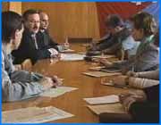></p><p class=c_tn></p><p class=c_tn>Сегодня днем прошла пресс-конференция с участием профсоюзного лидера Александра Мирского и первого секретаря Ивановского отделения КПРФ Вячеслава Кашина. Собравшиеся рассказали журналистам, как проходит подготовка первомайского митинга, а также о том, какие требования будут выдвинуты трудящимися. Проведение в Иванове и области Дня международной солидарности трудящихся - именно эта тема была заявлена на пресс-конференции, как основная. Тем не менее, разговор начали с обсуждения проблем, которые профсоюзы отстаивают в течение последних лет. Лидер профсоюзного движения Александр Мирской подтвердил программные тезисы организации:  Нет новому трудовому кодексу, Нет единому социальному налогу и  Нет - коммунальным реформам за счет трудящихся. Все эти требования будут выдвинуты на предстоящем первомайском митинге. Также Александр Николаевич посетовал, что у России отсутствует национальная идея, из прошлого многое забыто, что-то безнадежно утеряно. Мэр Иванова Александр Грошев уже подписал распоряжение, разрешающее демонстрацию и митинг - шествие. Сбор участников демонстрации объявлен на площади Ленина с девяти утра до девяти сорока пяти. Затем колонна проследует по проспекту Ленина до площади Революции и в одиннадцать  часов дня там состоится митинг. Вероятно, что губернатор Владимир Тихонов также примет участие в первомайской акции.</p>
	
		<div class=