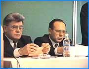 ></p><p class=c_tn>В ивановской сельскохозяйственной академии сегодня состоялся областной съезд фермеров. В очередной раз представители агропромышленного комплекса обсудили  те проблемы, с которыми они сталкиваются ежегодно в период уборочных работ. Свыше 200 руководителей - аграрников собрались сегодня в здании академии. Ибо проблемы у всех общие. Кто-то больше, кто-то меньше, но выращенный урожай собрали. Благо, в свое время, на завершающий этап уборочных работ и на приобретение ГСМ областные власти выделили более 3 миллионов рублей. Только, вот, беда. Как сказал глава колхоза Русь Гаврило - Посадского района  Юрий Науменко,</p><p class=c_tn>помощь, оказанная руководством области недостаточная. Но не это главное. Помощь должна оказываться раньше, до середины апреля.</p><p class=c_tn>Другая не менее важная проблема.  Изношенность уборочной техники.  Зная не только эти трудности, кажется почти фантастическим то, что  сегодня наши колхозники умудряются обеспечивать нас с вами зерном и  овощами. И  по отношению власти к людям, работающим на земле, можно судить о самой власти. Губернатор Владислав Тихомиров сообщил, что отношение к аграрникам должно быть бережным, интимным. Может  быть  не столько рублей дать, а иной раз сказать доброе слово, свет не отключать, воду, помня, что работают не для себя.</p><p class=c_tn></p>
	
		<div class=