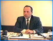 ></p><p class=c_tn>Совещание аграрников и промышленников Ивановской области прошло в конце минувшей недели на Илья-Высокском льнокомбинате Пучежского района. Тема совещания - ступени развития льняного комплекса в области и обсуждение программы так называемого замкнутого цикла. Реализовать эту  программу на территории нашего региона предложило Правительство Ивановской области. Помните красавицу Диану, героиню фильма Человек с бульвара Капуцинов? Спать на льняных простынях для нее было так же естественно, как и носить льняные рейтузы в жаркую погоду. С тех пор прошло много лет. Однако вкусы практически не изменились. Вот разве что цены... Например, летний женский костюмчик из льна в среднем стоит около 3 тысяч рублей, льняная простынь около 200 рублей, а самые простенькие салфеточки – 30 рублей. И это при том,  что в нашей области целых два льнокомбината. В чем же дело, спросите вы? А вся загвоздка в одном. В нашей области редкие руководители хозяйств возьмутся выращивать капризный лен. И это несмотря на то, что в случае удачного урожая льна, хозяйство получит кругленькую сумму. Так что производителям гораздо проще покупать лен за границей, даже если это значительно дороже. Наша область входит в зону рискованного земледелия, урожай льна во многом зависит от природных условий. И конечно от ухода. Недосмотрел - и вот уже цвет некондиционный, а значит  цена ниже. В этом году погода не подкачала. Урожай удался. Что будет в следующем - зависит от аграрников. Те немногие хозяйства, что уже сегодня выращивают  лен, не собираются бросать начатого. Тем более, что резон в этом действительно есть. Идея создания правительственной программы Замкнутого цикла заключается в следующем. В нашей области есть все для того, чтобы заниматься льно - производством. Хозяйства, где выращивают лен, льно - перерабатывающие заводы и предприятия - изготовители. Все для того, чтобы производить собственную продукцию в области. Теперь главное - создать из всего  этого замкнутый цикл. Многие приехавшие на совещание эту идею поддержали, некоторые нашли неразумной. Однако, абсолютно ясно одно - если появилась дополнительная возможность приносить области деньги, упускать ее было бы просто глупо.</p><p class=c_tn></p><p class=c_tn></p>
	
		<div class=