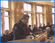 ></p><p class=c_tn>В областном управлении внутренних дел сегодня прошло заседание коллегии. На нём были подведены итоги работы ивановской милиции за минувший год.</p><p class=c_tn>В ушедшем году ивановские милиционеры неплохо потрудились. Особо были отмечены сотрудники отдела по борьбе с экономическими преступлениями и незаконным оборотом наркотиков. Похвалив своих подопечных, начальник областного УВД Геннадий Панин перешёл к критике, которая составила основную часть доклада.</p><p class=c_tn>Как выяснилось, в Ивановской области количество преступлений увеличилось, а вот их раскрываемость снизилась. По мнению руководства, одной из главных причин можно назвать неудовлетворительное социально-экономическое положение жителей региона. Это в свою очередь провоцирует ивановцев на криминальные деяния.</p><p class=c_tn>Не от хорошей жизни люди идут на преступление. Но и те, кто ищет виновных, живут не лучше. Материально-техническое обеспечение ивановской милиции, как и прежде, оставляет желать лучшего. И, похоже, в ближайшее время ситуация вряд ли изменится. Но дело не только в плохой материальной базе милиции. Генерал Панин считает: надо лучше и больше работать. Других рецептов быть не может.</p><p class=c_tn></p><p class=c_tn></p><p class=c_tn></p>
	
		<div class=