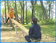 ></p><p class=c_tn>4 февраля в Государственной думе прошли парламентские слушания на тему Социально-правовая защита детей от сексуальной эксплуатации и растления. В этом форуме принимала участие и Ивановская делегация. </p><p class=c_tn>По этому поводу в областном Законодательном Собрании депутат Наталья Ковалева провела пресс-конференцию. На Московских парламентских слушаниях речь, в частности, шла о том, что если в ближайшее время не измениться уголовное законодательство, Россия станет центром по производству детской порнографии и сексуальному туризму.</p><p class=c_tn>По количеству притонов лидируют Новосибирск, Санкт-Петербург и Москва. Российская столица занимает первое место и по распространению порнопродукции. Н.Ковалёва сказала сегодня: «Детей используют для удовлетворения потребности педофилов. Для изготовления и распространения фотоснимков и видеозаписей, изображающих разврат и даже садомазахистские действия с детьми».  </p><p class=c_tn>Чаще других в поле зрения порно-бизнесменов попадают беспризорники. Те, кому нет 18 лет. Смежная тема – детская проституция. В нашей области  в 2000 году она особенно процветала в Тейковском и Фурмановском районе. С прошлого года пальму первенства перехватила Шуя. Судьба несовершеннолетних проституток порой бывает по настоящему страшной. Сутенеры увозят их в Москву, и лишь немногим удается вернуться назад. </p><p class=c_tn>На прошедшем в Москве форуме были озвучены еще несколько ужасающих цифр. В России в 2000 году было выявлено и зарегистрировано более 20 тысяч преступлений против половой неприкосновенности несовершеннолетних. В том же году, например, не заведено ни одного уголовного дела по этому виду преступлений.</p><p class=c_tn></p><p class=c_tn></p>
	
		<div class=