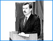 ></p><p class=c_tn>Сегодня Иваново с официальным визитом посетила делегация депутатов городской думы из Костромы во главе с ее председателем Андреем Украсиным. Цель приезда гостей в наш город - обмен опытом и знакомство с работой городского хозяйства. </p><p class=c_tn>Сегодняшний визит гостей из соседней области начался со встречи с руководством ивановской администрации. Около часа заместитель мэра Игорь Старкин и спикер городской Думы Вячеслав Куликов рассказывали депутатам о своих достижениях по ведению городского хозяйства. В числе прочих затронули транспортные проблемы. Крайнее удивление у гостя вызвала цена на проездные билеты в Иванове. Они стоят больше 400 рублей, а в Костроме всего 180.  «Когда мы снизили тарифы на проездные билеты, у нас количество продаж проездных билетов возросло. Если раньше покупали 1400 человек, то в январе купили 9992 человека. И расходы транспортных предприятий сократились на 120 тысяч рублей», - говорят гости. </p><p class=c_tn>Затем, разговор зашел об уличной торговле. Депутат Татьяна Гейстер рассказала гостям о работе по борьбе с нарушителями прав потребителей. Чтобы не быть голословной, Гейстер предложила коллегам посетить Центральный Торговый Комплекс. Костромичей остались довольны слаженной работой представителей городской администрации, депутатов и правоохранительных органов. При этом, думается, и ивановским чиновникам есть чему поучиться у коллег из Костромы.</p><p class=c_tn></p><p class=c_tn></p><p class=c_tn></p>
	
		<div class=