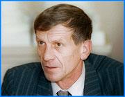 ></p><p class=c_tn>В свое время областной закон, регулирующий оборот лома черных и цветных металлов, был опротестован областной прокуратурой и много раз рассматривался в судах. Все соглашались, что закон области нужен, что с ворами цветмета надо обходиться построже, и что в этой сфере полная беда из-за отсутствия нормального законодательства, но прокуроры такой закон не пропускали, поскольку на федеральном уровне ничего подобного не существует.</p><p class=c_tn>Тогда разработчик закона, председатель комитета по законности и общественной безопасности Законодательного собрания области Сергей Репяхов разработал проект Федерального закона, устанавливающего ответственность за нарушения в сфере оборота черных и цветных металлов. Прочие депутаты ЗС проект посмотрели и одобрили, решив направить его на рассмотрение коллегам в Государственную думу. И вот пришел из Думы ответ: “Совет Государственной думы рекомендовал законопроект, подготовленный ивановскими законодателями, для обсуждения на пленарном заседании Госдумы.</p><p class=c_tn>Интересно, если этот проект пройдет обсуждение и будет принят Государственной думой, наша областная прокуратура его опротестует или нет?</p><p class=c_tn></p><p class=c_tn>Соб. инф.]</p><p class=c_tn>«Иваново-Вознесенск»</p>
	
		<div class=