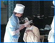 ></p><p class=c_tn>С 15 апреля в соответствии с Указом Министерства здравоохранения России в нашей стране проводится детская диспансеризация. До конца этого года в Ивановской области медицинское обследование должны будут пройти более 250 тысяч детей и подростков. Похоже, с этого года наше государство решило серьезно задуматься о здоровье будущего поколения.  </p><p class=c_tn>С 15 апреля и до середины декабря по всей стране пройдет детская диспансеризация. Ребятам придется пройти полное медицинское обследование с целью предупреждения и выявления патологических заболеваний. С этого года на каждого ребенка будет заведена индивидуальная карта с результатами обследования:  там будут его паспортные данные, и о состоянии здоровья, наличие заболеваний и уже потом будет планироваться, как с ребенком поступать в целях его оздоровления. Медицинский осмотр ребенка будет проводиться не только в детских поликлиниках, но и медкабинетах садов и школ. Что же касается бездомных и безнадзорных, то и эти дети тоже не останутся без осмотра врачей. </p><p class=c_tn>До конца этого года медицинское обследование в нашей области должны будут пройти 250 тысяч детей и подростков. Результаты диспансеризации будут переданы в Москву. Кстати, для нашей области программа диспансеризации обойдется более чем в 40 миллионов рублей. Деньги должны быть выделены из федерального бюджета, но пока из центра не поступило ни копейки. </p><p class=c_tn></p>
	
		<div class=