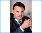 ></p><p class=c_tn>По сообщениям российских информационных агентств, вчера, выступая в Госдуме, глава Минэкономразвития Герман Греф заверил депутатов, что перехода на стопроцентную оплату коммунальных услуг населением не будет. Министр назвал разработанную Госстроем и принятую в ноябре прошлого года  правительственную программу коммунальных реформ вредной для предприятий ЖКХ. Перекладывать реформу на плечи населения Греф не собирается, потому что тогда «неплатежи в этой сфере достигнут 50-60%», а качество и ассортимент услуг не увеличатся. Главная проблема – снижение затрат и повышение конкуренции в сфере услуг ЖКХ, и решить эту проблему можно только одним способом: вместо дотаций предприятиям ЖКХ перейти на прямые субсидии жильцам квартир.</p><p class=c_tn>В этом ключе министр высказывается уже не впервые. Ранее Греф утверждал, что россияне не смогут осилить более 55 % затрат на содержание жилья. Высказывания главы Минэкономразвития на этой неделе уже получили оценку ивановских властей. Еще во вторник во время заседания Комитета ивановской думы по городскому хозяйству позицию Грефа прокомментировал Заместитель Главы г. Иваново Игорь Гальченко. В частности он сказал: «Это частное мнение Грефа. Решения-то не было никакого, «пиарить» все могут. Ведь очень просто выйти на площадь и сказать: Давайте не будем платить за коммунальные услуги. Естественно, тебя там аплодисментами встретят. А когда до дела доходит... А у нас в городе принято решение довести коммунальные платежи хотя бы до 75%. А по области норма - 90%. Губернатор издал постановление, что нужно довести до 90%. Значит, компенсация составит только 10 %. А мы тут в Думе должны решать, из каких статей деньги перекинуть, чтобы жилье хоть как-то содержать». </p>
	
		<div class=