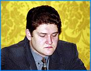 ></p><p class=c_tn>Областной комитет по делам молодежи вновь попал под пристальное внимание депутатов законодательного собрания. Сегодня председатель комитета Сергей Жубаркин отчитывался перед ними о ходе одной из молодежных программ. Внимание контрольно-счетной палаты к нецелевым расходам комитета не повлияло на мнение членов комитета по социальной политике. Программа по работе с детьми и молодежью по месту жительства выполняется. Депутаты, похоже, остались довольны. Вообще для Законодательного собрания этот проект - предмет особой гордости. Один из немногих, разработанных самостоятельно, а не с подачи исполнительной власти. Причем деньги на программу пришлось буквально выжимать из финуправления. Председатель комитета по социальной политике ЗС Наталья Ковалева считает, что усилия не пропали зря. </p><p class=c_tn>Непосредственное отношение к работе по месту жительства имеет только часть программы.  Пока речь идет в основном о сохранении и восстановлении выживших комнат школьника, игровых и спортивных площадок. Причем в большинстве случаев работали сами подростки. Возможно, успехи программы надуманные, но исполнители полагают, что результат есть. </p><p class=c_tn>Сергей Жубаркин говорит, что по городу Иваново за это лето преступность подростковая уменьшилась на 37%, и это результат, и деньги потрачены не впустую.</p><p class=c_tn>Между тем, очевидный пробел у программы есть: слабая  пропаганда. По крайней мере, часть ивановских подростков  с трудом может назвать какие-то виды отдыха, кроме музыки и спорта. </p><p class=c_tn>Возможно, увидев успехи программы, власти добавят денег на нескучную жизнь поколения next. </p><p class=c_tn></p><p class=c_tn>Сергей Хохлов</p>
	
		<div class=