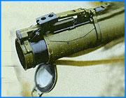 ></p><p class=c_tn>Сегодня в Иванове примерно в двенадцать часов дня рядом со зданием Октябрьского районного суда была обнаружена реактивная противотанковая граната. Осмотр специалистов показал, что оружие готово к выстрелу.</p><p class=c_tn>РПГ - 18  или иначе, гранатомет Муха был обнаружен в двадцати метрах от здания суда. Его нашли рабочие на соседней стройке. Впоследствии они же перенесли оружие на территорию суда. Там опасную находку и обнаружили судебные приставы, они и сообщили о гранатомете в соответствующие органы. И практически сразу после вызова на место прибыли сотрудники МЧС, УВД и ФСБ. Муха оказалась на боевом взводе. Сотрудники МЧС не решились разрядить РПГ на месте, и сделать это пришлось саперу СОБРа Андрею Боброву. Представители силовых структур от комментариев пока отказываются. По неофициальной информации существует несколько версий появления Мухи рядом со зданием суда. По одной из них оружие кто-то прятал на территории стройки, по другой некто переносил «Муху» и, попав в поле зрения сотрудников УВД, был вынужден избавиться от оружия на стройплощадке. Версию о возможном покушении на работников суда представители силовых структур отвергают, так как сейчас в суде не рассматривается каких - либо важных уголовных дел. Для справки: РПГ-18 Муха  - это простое одноразовое оружие. Стреляет шестидесяти четырех миллиметровыми гранатами. Используется для поражения  укрепленных огневых точек, бронемашин пехоты и легких автомобилей. Дальность эффективной стрельбы - триста  метров. На черном рынке это один из самых доступных видов оружия. </p><p class=c_tn></p><p class=c_tn>Андрей Кузьмичев</p>
	
		<div class=