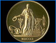 ></p><p class=c_tn><b>В самом конце минувшего года ивановский проект институт «Гипроагротехпром» был награжден за качество своей работы почетной международной наградой «Золотой медалью SPI». Российское предприятие было отмечено французской Ассоциацией содействия промышленности, а саму награду генеральный директор института Владимир Баранов получил в Париже. </p><p class=c_tn></p><p class=c_tn>-<b> Награда французской ассоциации называется «Золотая медаль SPI». Это признание заслуг отдельного предприятия, руководителя, отрасли?</b></p><p class=c_tn></p><p class=c_tn>- «Золотая медаль» - это награда ассоциации содействия промышленности. Данная ассоциация была создана еще в 1801 году по декрету Наполеона Бонапарта, и создана именно во Франции. Цель структуры – содействие промышленности страны, которая была сильно подорвана после французской революции. </p><p class=c_tn></p><p class=c_tn>- <b>То есть, это был некий инвестиционный фонд для содействия именно французской промышленности?</b></p><p class=c_tn></p><p class=c_tn>- В 1824 году ассоциация получила статус государственной и включала в себя все департаменты страны. Стратегическая цель организации заключалась в поиске и поддержке тех, кто развивает промышленность и способствует прогрессу в экономике. Чуть позже ассоциация превратилась в международную, и помогала любым предприятиям независимо от формы их собственности, награждала наиболее отличившихся. Такие критерии как вид деятельности предприятий, отрасль экономики, в которой они трудятся, численность коллектива организации не являлись определяющими.  C 1998 года «Золотая медаль SPI» стала вручаться лучшим предприятиям стран СНГ.</p><p class=c_tn></p><p class=c_tn>- <b>Ваш институт сам вышел с инициативой участвовать в конкурсе «передовиков капиталистического труда»?</b></p><p class=c_tn></p><p class=c_tn>- Нет. Наш институт просто попал в поле интересов французской ассоциации. Из Франции нам пришел специальный пакет документов, где нам предложили стать номинантами на награду. Через Государственную Академию Службы президента России (которая является российским координатором данного проекта) мы связались с французской стороной. «Гипроагротехпром» получил европейское признание не случайно. Мы последние пять лет, по определению государственного комитета по строительству РФ, участвуя в российских конкурсах среди научных проектных организаций, всегда попадали в число 100 лучших проектных организаций и занимали в этом списке места с 10 по 16. А всего в России проектных институтов, подобных нашему, около 10000.</p><p class=c_tn></p><p class=c_tn>- <b>Владимир Васильевич, тогда поделитесь секретами успеха. Как удается выжить в такой конкурентной среде, стать одними из лучших, и получить еще и международное признание?</b></p><p class=c_tn></p><p class=c_tn>- Наш институт был создан 30 лет назад, чтобы проводить единую техническую политику в строительстве агропромышленного комплекса. В то время таких институтов в СССР было всего 7.  Наш институт через создание типовых экспериментальных проектов и разработку норм технологического строительного проектирования диктовал строительную политику в стране.</p><p class=c_tn></p><p class=c_tn>- <b>Сегодня Вы продолжаете работать только на сельское хозяйство?</b></p><p class=c_tn></p><p class=c_tn>- Ни в коем случае. С 1991 года, после распада СССР, финансирование сельского хозяйства сократилось в сотни раз. Востребованность типовых строительных проектов также упала, и наша работа во многом потеряла свою актуальность. Тем не менее, Госстрой России до сих пор рекомендует к применению более 200 проектов, разработанных нашим институтом и отнюдь не только для сельского хозяйства.</p><p class=c_tn></p><p class=c_tn>- <b>На Ваш взгляд, что французы больше оценивали – качество уже готовых проектов ли уровень организации работы (менеджмент) Вашей организации?</b></p><p class=c_tn></p><p class=c_tn>- Они отслеживают все технико-экономические показатели и социальные условия. Сюда включаются не только объемы выполненных работ, но и качество готовых проектов. Наш институт не просто проектная организация, это не ивановский институт, это головной институт в России. Мы в трудные времена стали разрабатывать проекты по всем направлениям, так как мы – одни из немногих, кто может произвести весь комплекс проектных работ, мы обладаем так называемым замкнутым циклом. Сегодня мы проектируем буквально все, что можно строить на земле. В этом нам помогает и накопленный опыт и огромное количество связей не только в России, но и за рубежом. Это нам позволило в трудные времена сохранить квалифицированный персонал, и не привлекать для выполнения работ сторонние организации (субподрядчиков). Мы выполняем и инженерную, геологическую, топографическую части проекта, и обеспечиваем наши намерения технико-экономическим обоснованием и бизнес планом.</p><p class=c_tn></p><p class=c_tn>-<b> Владимир Васильевич, насколько независима экспертная оценка французской ассоциации, подвержен ли экспертный совет влиянию самих номинантов или давлению стран-участниц?</b></p><p class=c_tn></p><p class=c_tn>- У нас раньше не было никаких контактов и связей с Францией, чтобы напрямую выходить на них и оказывать какое-то давление. Я задал представителям ассоциации вопрос,- почему именно наш институт попал в число кандидатов на «Золотую медаль»? Мне все объяснили очень убедительно. Ответили вопросом на мой вопрос. Вы пять лет удерживаете лидирующие позиции в своей стране? Вы лично были на втором конгрессе лучших менеджеров России? Были признаны лучшим в номинации за высокие экономические показатели организацию работы Вашего предприятия? Были награждены в прошлом году орденом Почета по указу президента? Вот все эти критерии и стали для нас определяющими. Вы награждаетесь как хороший управленец, а институт как предприятие, производящее высококачественный продукт. Рекламаций на низкое качество работ Вашего института нет, сроки исполнения работ очень высокие, цена вполне приемлемая. В общем, французы меня убедили.</p><p class=c_tn></p><p class=c_tn>- <b>«Золотая медальSPI» вручается раз и навсегда или существует право «отзыва лицензии», если организация в будущем перестает удовлетворять необходимым стандартом качества в своей работе?</b></p><p class=c_tn></p><p class=c_tn>- Медаль изготовлена на Монетном Дворе Франции, имеет номерной знак, вручается навечно, а вот говорить о том, что есть шанс удостоиться такой награды еще раз, вполне можно. Главное, чтобы были соответствующие показатели в нашей деятельности.</p><p class=c_tn></p><p class=c_tn>- <b>Я думаю. Что сегодня Вы уже почувствовали вкус и российского и международного признания. Будете стремиться к новым победам?</b></p><p class=c_tn></p><p class=c_tn>- Когда мы были центральным институтом во времена СССР, мы десять лет подряд получали переходящее Красное Знамя, как победители социалистического соревнования, последнее знамя осталось у нас на вечном хранении.</p><p class=c_tn></p><p class=c_tn><b>Илья Лапшин</b></p>
	
		<div class=