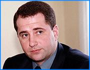 ></p><p class=c_tn>Депутат Госдумы Михаил Бабич планирует всерьез заняться проблемой реорганизации музеев в Иванове. По его мнению, сложившаяся в сфере культуры ситуация требует вмешательства не только специалистов соответствующего министерства, но и правоохранительных органов. Об этом и многом другом шла речь на пресс-конференции Михаила Бабича. Реорганизация ивановских музеев. Эта проблема стала главной темой пресс-конференции не столько с подачи журналистов, сколько самого Михаила Бабича. По словам депутата, он получает десятки писем с жалобами на политику в культурной сфере. Это вынудило его обратиться с письмом к губернатору Владимиру Тихонову, в котором он потребовал от главы области рассмотреть вопрос о профпригодности его заместителя Веры Добролюбовой. Михаил Викторович инициировал комплексную проверку министерства культуры. И уже провел свою собственную небольшую экспертизу.</p><p class=c_tn>«Я опросил десятки людей - специалистов, не просто людей с улицы - может там есть какой-то тайный смысл, которого мы не понимаем? И все в один голос заявляют - это умысел, это корысть, непрофессионализм и так далее», - говорит Михаил Бабич.</p><p class=c_tn>В пропаже икон из холуйского музея депутат видит умысел руководства областного управления культуры. И правоохранительные органы должны идти по этому следу.</p><p class=c_tn>О губернаторских выборах. Михаил Викторович заявил, что несмотря на свой высокий рейтинг, участвовать в борьбе за кресло главы области он не собирается. И, добавил - пока.</p><p class=c_tn>О партии Единая Россия. Пока вступать в ее ряды Михаил Викторович не планирует - по собственному выражению, считает себя недостойным. Однако за все рассматриваемые на Думе законопроекты голосует - цитата - в рамках корпоративного решения. Сегодня плюрализм мнений при принятии решений в главном законодательном органе страны отсутствует. И это, по мнению депутата - серьезное достижение. </p><p class=c_av>Юлия Степина</p>
	
		<div class=
