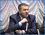 ></p><p class=c_tn>Огромная толпа людей перекрыла вчера вход в городской центр культуры Ивтекс. Ивановский народ встречал лидера либерально-демократической партии России Владимира Жириновского. Вслед за Геннадием Зюгановым в ивановскую область приехал еще один, не менее известный российский политик. Только его появление ожидало преподнести еще больше сюрпризов, чем визит лидера компартии, ведь к нам приехал Владимир Вольфович Жириновский.   К свиданию со своим политическим любимцем ивановский народ готовился заранее. Задолго до начала встречи, у Ивтекса скопилась толпа жаждущих воочию увидеть Владимира Вольфовича.  К счастью, без особой давки, все желающие плавно переместились в зал. Но, мест хватило далеко не всем. Балконы, проходы между рядами, были забиты до отказа.  Группа  активных пожилых особ женского пола, не особо смущаясь, дабы вблизи узреть своего кумира, поднялась прямо на сцену. Свое выступление Жириновский начал с призыва поддержать  своего кандидата на выборах третьего декабря. Апеллируя более чем серьезными доказательствами: «Если вы выберет нашего, мы вынуждены будем помогать, тем более, что мы здесь рядом. И контролировать будем, чтобы был порядок в городе.</p><p class=c_tn>К тому же, по - мнению, Владимира Вольфовича, у ивановского сторонника ЛДПР есть существенные преимущества перед другими: «Даже чуть выше меня. Вес хороший». В случае его избрания  ивановцам было обещано решить-таки все проблемы с электричеством в ивановской области: «Ни на час не будет отключаться электричество. Возьму за горло Чубайса. Уберем руководство Ивэнерго. Не обидят лдпэровцы и журналистов, обещая предоставить полную свободу слова.Сегодня Владимир Жириновский продолжил встречи с ивановцами. На сей раз, местом встречи стал НИИ материнства и детства. </p>
	
		<div class=