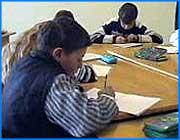 ></p><p class=c_tn>В эти дни фурмановские водители получают необычные письма. Здешние школьники обратились к взрослым с просьбой быть внимательнее на дорогах. Способ доставки корреспонденции оказался тоже не вполне традиционный. </p><p class=c_tn>Лучшая почта не электронная, а милицейская. Человек в погонах - гарант быстрой и безупречной связи. Такая почта всегда находит адресата, даже если он сам того не хочет.</p><p class=c_tn>Что не говори, административный ресурс - великая сила. Взмах милицейского жезла - он как приговор. Водители, конечно, растеряны, но в целом тронуты таким вниманием. Письмо обещают хранить рядом с сердцем.</p><p class=c_tn>В Фурманове, оказывается, тоже проблема с частными перевозчиками. Нареканий к маршрутчикам множество. Вот и родилась идея необычной почтовой акции. Тираж вышел небольшой, ну, да и Фурманов - не мегаполис. Здравствуйте, уважаемые водители. Меня зовут Максим. Мне десять лет... В нашей школе погибла девочка. Я вас еще раз прошу: не превышать скорость. Нетвердый детский почерк, ошибки, как водится. Вот такое оно - письмо современному водителю. </p><p class=c_tn>«Ребенок - душа открытая. Лицемерить он не может. То, что он видит, то он и говорит. Все дети живут в непосредственной близости к источнику повышенной опасности - к дороге, к автомобилям. Все, что здесь написано, все, что здесь нарисовано, это происходило у  них на глаза, пишут от себя, рисуют от себя...», - говорит начальник отделения ГИББД ОВД Фурмановского района Дмитрий Морозов.</p><p class=c_tn>Идея, правда, родилась не без помощи сотрудников ГАИ. Но дети сразу прониклись. В село Широково маршрутки хоть и не заезжают, зато в местной школе возник настоящий штаб по пропаганде. Даже каникул на это не жалко «Чтобы водители задумались над своей жизнью, чтобы они не ездили так сильно и не сбивали детей, потому что в автокатастрофах могут погибнуть и их близкие, родные», - объясняет свое участие в акции ученица школы Маша Гвоздева.</p><p class=c_tn>« Товарищ водитель! Дети обращаются к вам с письмом. Вы отвлекитесь на несколько минут от дороги, прочтите пожалуйста»,- из десятков писем вышло одно, коллективное - но в него включили кусочки других. От себя гаишники не вписали ни строчки. С таким письмом хоть на войну: никакой противник не устоит. Абсолютное оружие.</p><p class=c_tn>Но дети мудрее, чем кажутся. И цену обещаниям взрослых знают.</p><p class=c_av>Дмитрий Попов</p>
	
		<div class=