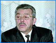 ></p><p class=c_tn>Политические скандалы не способствуют инвестиционной привлекательности региона.</p><p class=c_tn> Об этом было заявлено на сегодняшнем съезде Союза промышленников и предпринимателей Ивановской области. Будучи отчетным по содержанию, съезд, между тем, обозначил и еще раз заострил круг проблем, касающихся развития промышленности в губернии. Как далеко способен зайти Союз в своей поддержке промышленного сегмента. Из отчетного выступления следовало - возможности едва ли не безграничны. И рычаги пресерьезные: сегодня члены Союза входят в состав семнадцати комиссий, коллегий и групп, в том числе законодательных, которые активно влияют на принятие важнейших правовых актов. В одном только областном парламенте двенадцать депутатов - члены все того же Союза. Однако руководство СПП не лукавит и тут же обозначает пределы своей благоприятствующей активности. </p><p class=c_tn>«Здесь, как на дороге с двусторонним движением, должны быть встречные продуктивные процессы. Потому что когда мы говорим о поддержке, она не должна оказываться всем и вся без разбору. Ее заслуживает тот, кто вкладывает инвестиции, развивает объемы производства, увеличивает заработную плату и - самое главное - вовремя и в срок уплачивает налоги и сборы», - считает генеральный директор СПП Ивановской области Алексей Жбанов.</p><p class=c_tn>Вокруг этой темы тут же начали ломать копья. Бремя налогов непомерно, а предприятия по части налоговых сборов по-прежнему находятся в неравных условиях, убеждено большинство участников съезда. Их коллеги, депутаты Законодательного собрания, попытались оспорить проблему якобы завышенных налоговых ставок: вот, мы же утвердили щадящий налог на имущество - против той ставки, которую предлагали областные власти. Но серьезные пробуксовки признают и депутаты. Да, вроде бы инвестиционное законодательство у нас одно из лучших в стране, да, вроде бы неплохо проработан экономический блок. А результаты ничтожны.</p><p class=c_tn>«Когда мы начинаем инвентаризировать, как работают наши законы, то мы обнаруживаем, что либо они вообще не работают, либо наталкиваются на подзаконные акты администрации, которые, по возможности, с помощью, например, финансового управления, сводятся на нет», - говорит депутат Законодательного Собрания, член правления СПП Андрей Кабанов.</p><p class=c_tn>Сбои вносят и другие факторы - совсем уж не экономического характера. Пожалуй, худшая реклама региону и вполне весомая причина для оттока инвесторов - политическая нестабильность на властных этажах. Нам не делают чести скандалы вроде исключения из партии спикера Конькова, заявил депутат Андрей Кабанов, сам, между прочим, тоже замешанный в этом скандале. Чего, впрочем, и не скрывал. </p><p class=c_av>Дмитрий Попов</p>
	
		<div class=