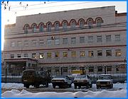 ></p><p class=c_tn>Группа депутатов ивановской городской Думы во главе с председателем Салиховым пытается реализовать схему скрытой приватизации Ивгорэлектросети - заявили в обращении к областному парламенту представители трудового коллектива этого муниципального предприятия. Они предоставили депутатам подписанный текст соглашения о создании полного товарищества с участием АО Ивгорэнерго. </p><p class=c_tn>Работники Электросети предоставили членам бюджетного комитета только что полученный текст соглашения о создании двух полных товариществ Ивгорэнерго-Ивгорэлектросеть и Ивгорэнерго - Ивгортеплоэнерго. Само общество Горэнерго стало результатом переговоров думцев с московской фирмой Сургутнефтегаз- объединенные коммунальные системы. Соглашение подписано мэром, председателем Думы и руководителями двух муниципальных предприятий, которые еще недавно высказывались против создания товариществ. </p><p class=c_tn>В своем обращении члены трудового коллектива заявили: Группа депутатов во главе с председателем Салиховым, преследуя исключительно свои цели, под легендой об инвестировании, пытается провести схему скрытой приватизации муниципального предприятия. Новое соглашение обязывает муниципалов предоставить все сведения о своих предприятиях и оговаривает, как будут распределяться доходы и какими будут вклады сторон. Однако возвратить имущество в случае ликвидации товарищества городу уже не удастся. По соглашению, при возможном выходе участника из состава полного товарищества, выдел имущества в натуре, внесенного в складочный капитал не допускается. В качестве денежной компенсации участник получит только половину стоимости своей доли. Работники «Электросети» впервые обвиняют в скрытой приватизации не только депутатов, но и главу города, и даже своего директора. Мэр города Грошев либо под давлением председателя Думы Салихова и ряда депутатов, либо вступив в сговор с ними, подписал решение Думы и распоряжение о проведении анализа деятельности МУП Электросеть. В свою очередь, директор Рясин, длительное время выступавший против подобной реорганизации, также либо под угрозой увольнения, либо присоединившись к преступному сговору, стал исполнять эти решения. Работники</p><p class=c_tn>обратились с просьбой к Законодательному собранию поддержать наш коллектив и не допустить приватизации предприятия.</p><p class=c_tn>Депутаты поддержали сотрудников предприятия и собираются вынести проблему на пленарное заседание. А сами электросетевики говорят, что реорганизация их службы чревата веерными отключениями в городе. </p><p class=c_tn></p><p class=c_tn><b>Василий Когаловский</b></p>
	
		<div class=