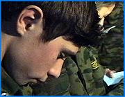 ></p><p class=c_tn>Тренировка не помешает, особенно если речь идет о подготовке к службе в армии. Так считают участники третьего областного конкурса Лучший призывник года. Он был посвящен 60-ой годовщине Победы в Великой Отечественной войне. В конкурсе принимали участие представители средних специальных учебных заведений города и области. </p><p class=c_tn>Первый такой конкурс состоялся 3 года назад. Инициаторы хотели влить в молодое поколение патриотизм, помочь им проникнуться уважением к военной службе. «Инициатива зародилась в нашем Ивановском автотранспортном колледже в 2000 году. Имея мужской колледж, мы считали, что дальнейшая их жизнь будет проходить  в вооруженных силах нашей страны, поэтому вопрос военно-патриотического воспитания был поднят на уровень № 1», - рассказывает зам. Директора Георгий Крикливенко.</p><p class=c_tn>Часть конкурсантов до начала мероприятия чувствовала себя довольно уверенно. </p><p class=c_tn>Призывника № 1 начали выбирать в полдень. Оркестр сыграл российский гимн, на который молодежь среагировала подобающим образом. Затем участники готовились к приветственному слову. Томительное ожидание заинтригованных зрителей скрашивали музыкальные самородки, исполняя военно-патриотические песни.</p><p class=c_tn>После этого все 13 участников из разных губернских колледжей выходили на сцену по одному - представляться. Члены жюри должны были оценить внешний вид, выправку и  владение солдатским лексиконом. Некоторые конкурсанты справлялись с этой задачей четко, читали стихи и говорили о своем вкладе в будущее российской армии, а некоторые немножко терялись и даже удивлялись тому, что оказались на сцене. </p><p class=c_tn>После приветствия участники демонстрировали скоростную сборку и разборку автомата, потом упражнения на меткость - ребята должны были сделать по 5 выстрелов из положения лежа, после этого отжимание в течение двух минут. А завершал соревнование интеллектуальный конкурс на знание отечественной истории. Номера студенческой  самодеятельности на военную тематику чередовались с показательными выступлениями самих участников.</p><p class=c_tn>Лучшим призывником года признан Антон Логинов, студент ивановского торгово-экономического техникума.</p><p class=c_tn></p><p class=c_tn><b>Валентина Перекрестова</b></p>
	
		<div class=