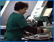 ></p><p class=c_tn>Терпению приходит конец, пора разобраться с владельцами текстильных фабрик, иначе народ расправится и с ними, и с местной властью, - заявил сегодня губернатор Владимир Тихонов на встрече с ивановскими текстильными королями. Их собрали в зале областной администрации, чтобы в последний раз напомнить, что давно пора платить налоги.</p><p class=c_tn>Текстильные магнаты не отдают бюджету положенных денег. За прошлый год они задолжали 1 миллиард 750 миллионов. Это и налоги, и отчисления в пенсионный фонд. Текстильщики получают зарплату, которая не позволяет сводить концы с концами, а пенсий могут быть лишены вовсе. По крайней мере, за те периоды, когда деньги в пенсионный фонд не перечислялись. Область же не может дотировать жилищно-коммунальное хозяйство, а прибыль самих текстильных фабрик, судя по их отчетам, падает и стремится к нулю. «Вы работали, налоги не платили, деньги положили в свой собственный карман. Целенаправленно сбывали ткани по демпинговым ценам. Губили те предприятия, которые могли работать стабильно и могли развиваться», - обвинял текстильщиков губернатор.</p><p class=c_tn>Целый ряд фабрик закрыт, другие - в процедуре банкротства. Созданы многочисленные схемы ухода от налогов. Пора менять ситуацию, и этот разговор последний, - предупредил Владимир Тихонов. Он потребовал, чтобы фабриканты стопроцентно платили налоги за весь период с начала года. «Либо мы вынуждены будем пойти по пути принятия жестоких мер, с тем, чтобы лишать вас вашего бизнеса и выдворять за пределы области. А в законодательном порядке на уровне федерации этот вопрос рассматривается - о возможности конфискации предприятий, которые не платят налоги», - сказал губернатор. </p><p class=c_tn>Для лучшего взаимопонимания пригласили областного прокурора, начальников УВД и даже ФСБ. Директора парируют - цифры, указанные в докладе, занижены, реально фабрики отдают в бюджет больше, но недобросовестные собственники вынуждают всех играть по своим правилам. На защиту добросовестных плательщиков встал директор АОЗТ Красная Талка Владимир Лапшин: «Есть собственники, которые от безысходности: если один не платит, второй не платит... Неправильно добросовестных собственников загонять в угол. Деваться некуда, - демпинговать по ценам, но демпинговать не дают те уровни налогов, которые сегодня приняты в стране. И здесь приходится идти по пути минимального сопротивления». То есть, не платить вместе со всеми. Но текстильщикам предложили сегодня другой вариант - создать ассоциацию, чтобы она определяла правила игры и побуждала отдавать налоги. </p><p class=c_tn>Те, кто добровольно свяжет себя круговой порукой, давления властей не почувствуют, - обещал губернатор. Остальные пусть пеняют на себя. Текстильные короли расходились в задумчивости - и, на всякий случай, поодиночке. </p><p class=c_tn></p><p class=c_tn><b>Василий Когаловский</b></p>
	
		<div class=