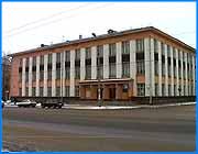 ></p><p class=c_tn>Сегодня ночью в училище культуры была совершена кража. Воры беспрепятственно проникли в здание через входную дверь, так как она была не заперта. </p><p class=c_tn>Исчезновение телевизора, магнитолы, трех компьютеров и принтера обнаружилось только утром, когда все пришли на работу. По оперативной информации задержаны два подозреваемых. Один из них - бывший работник училища. Все, что было украдено, пока еще не изъято. Но в скором времени видео и техника должны вернуться на прежнее место.</p>
	
		<div class=