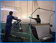 ></p><p class=c_tn>Символическое название акции Сто писем депутату связано с предстоящим рассмотрением в Государственной  Думе нового варианта трудового кодекса. По - мнению профсоюзов, правительственный проект  КЗОТа может существенно усилить социальную нестабильность в стране. Письма ивановского  регионального профцентра уже направлены в Думу, непосредственно ее председателю Геннадию Селезневу.</p>
	
		<div class=