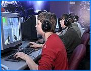 ></p><p class=c_tn>Киберспорт становится все популярнее. В минувшие выходные в Иванове прошли отборочные соревнования по компьютерным играм на Кубок России две тысячи шесть. Участники из пяти областей центрального федерального округа соревновались за право участия в финале Кубка. В отборочном туре представлены двадцать две команды по пять человек. По азартности киберспорт не уступает традиционным спортивным соревнованиям. Геймеры состязаются в хладнокровии и меткости, ведь для турнира выбрана игра Контр страйк, в которой как на войне: или ты или тебя. Для участников игры разработаны достаточно жесткие правила. Например, наложен запрет на нецензурную брань. За нее игрок штрафуется вылетом из игры, а команде придется играть уже в урезанном составе. Также команда наказывается за разговоры живых участников с уже выбывшими. Можно лишь сообщить своим товарищам информацию о месте, где игрока настигла вражеская пуля. Видимо, участники оценили возложенную на них ответственность, поэтому соревнование обошлось без нарушений правил. Из-за большого количества команд турнир проходил в несколько этапов. В первой игре шуйская команда Агама потерпела поражение. Капитан по прозвищу Дред считает, что роль здесь сыграли  волнение и неопытность команды. Главное сейчас собраться и спокойно продолжить участие в турнире. Тем более шансы у команды есть. Она имеет право играть в турнире до двух поражений. Победители тоже не обольщаются, потому что впереди их ожидают еще несколько раундов с более сильными соперниками. Финалисты этих соревнований смогут побороться за Кубок России. Особые надежды организаторы возлагают на Ярославские и Ивановские команды, которые хорошо зарекомендовали себя в предыдущих чемпионатах. Председатель ивановской федерации компьютерного спорта Антон Козловский считает, что у этих ребят уровень уже очень серьезный, просто в Москве и Питере многие этим зарабатывают на жизнь и превратились в профессионалов, поэтому тягаться с ними очень трудно. Финал Кубка России состоится через неделю в столице. В нем примут участие команды из семи федеральных округов России. </p><p class=c_av>Вячеслав Герасимчук</p>
	
		<div class=