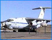 ></p><p class=c_tn>Взлетно-посадочная полоса аэропорта «Южный» полностью демонтирована. Сейчас уже выложено почти 700 метров первого выравнивающего слоя асфальтобетонного покрытия. Асфальтовую крошку используют для ремонта периферийных городских дорог.</p><p class=c_tn>Ремонт полосы предполагается завершить к середине октября. Единственное возможное препятствие - погодные условия, сообщили сотрудники  администрации аэровокзала. При наступлении морозов какие-либо технические работы здесь станут невозможны. Одновременно с взлетно-посадочной полосой восстанавливается забор вокруг аэропорта и реконструируется здание аэровокзала. Пока идет ремонт крыши. Общий архитектурный облик объекта пока не ясен. Он будет зависить от инвестиционных предложений. Весь комплекс ремонтных работ ведет московская компания «Российские авиационные системы и технологии». Ранее мы сообщали, что инвестиционным проектом «Аэропорт Южный» заинтересовалась еще одна столичная фирма - «Интеко».</p><p class=c_av>Мария Покровская</p>
	
		<div class=
