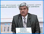 ></p><p class=c_tn>Служба «Госстройнадзора» по Ивановской области открыла горячую линию, чтобы жители области могли пожаловаться на строительные работы, которые они считают незаконными. Эта информация была озвучена на пресс-конференции, где руководитель стройнадзора Владислав Будрейка отчитался о проделанной за прошедшие 8 месяцев работе. </p><p class=c_tn>Теперь «Госстройнадзор» работает в полную силу, - такими словами начал пресс-конференцию руководитель службы  Владислав Будрейка. Градостроительный кодекс довольно четко определил положения, на которых основывается деятельность «Стройнадзора». У инспекторов появился довольно широкий круг полномочий. За прошедшие 8 месяцев в сфере строительства и благоустройства проведено более 700 проверок, выявлено почти 500 нарушений. Штрафов выписано на 700 тысяч рублей. Правда, размеры штрафов, по мнению Владислава Будрейки, слишком малы. Поэтому зачастую к нарушителям приходится выезжать не один раз.</p><p class=c_tn>«Мы используем механизм повторной проверки, если в установленные сроки нарушение не устранено. Тем более что мы привлекаем и должностных лиц за нарушение, если не устраняются в сроки положенные. Поэтому деятельность «Стройнадзора» считаю действенной. Единственное, хотелось бы повысить сумму штрафов» - сказал начальник областной службы «Госстройнадзора» Владислав Будрейка.  </p><p class=c_tn>В выявлении нарушений «Гостройнадзору» теперь помогают и граждане. По телефону горячей линии они могут пожаловаться, если им кажется, что тот или иной объект возводится незаконно. Правда, пока жители области в основном сетуют на переделки помещений нижних этажей жилых зданий. </p><p class=c_tn>«Если честно сказать, то в таких заведениях зачастую есть и разрешительная документация, и технические документы на ведение работ. Они не затрагивают конструктивных особенностей зданий. Поэтому в большинстве случаев  - это эмоциональные обращения» - отметил Владислав Будрейка.</p><p class=c_tn>Между тем по заверениям руководства «Госстройнадзора» общее качество строительства в области улучшается. И дело, видимо, не только в технологиях. Доступное жилье вошло в один из нацпроектов. В связи с этим усилен контроль за качеством. А невыполнение наказов Президента, по словам Владислава Будрейки, это смерть. </p><p class=c_av>Андрей Кузьмичев</p>
	
		<div class=