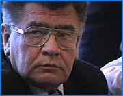 ></p><p class=c_tn>Экс - губернатор Ивановской области Владислав Тихомиров уже несколько дней находится в Москве. Сегодня он в последний раз принимает участие в заседании Совета Федерации. В этот раз сенаторы приняли ряд важных государственных законов. Среди них закон о мелодии Александрова в качестве музыки к Гимну России, продление срока пребывания Российских миротворцев в Косове на полгода. Планируется, что сегодня по окончании заседания  Владислав Тихомиров сдаст ключи от занимаемого кабинета в здании Совета Федерации, что на Большой Дмитровке.</p>
	
		<div class=