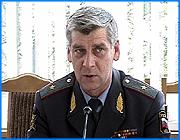 ></p><p class=c_tn>Завершилась министерская проверка, проходившая в течение 10 дней в областном УВД. Как сообщает пресс-служба управления, состояние оперативно-служебной деятельности признано удовлетворительным и отвечающим требованиям министерства. Главный проверяющий, начальник инспекции МВД Геннадий Белов, особо отметил, что генерал-майор Александр Забегалов в полной мере соответствует занимаемой должности. Наблюдатели отмечают, что результаты проверки перечеркивают все усилия депутата госдумы Михаила Бабича по дискредитации нынешнего руководителя областного УВД Александра Забегалова. </p><p class=c_tn>Серый кардинал Ивановской области, похоже, выдохся. Фонтан идей иссяк. Осталась одна доминирующая - кругом враги. Впрочем, она и раньше сквозила в высказываниях Михаила Бабича, особенно в отношении правоохранительных органов. Милиция и прокуратура слишком много и часто беспокоили Михаила Викторовича, чтобы он не обращал на них внимания. Первой жертвой милицейской фобии Бабича стал Геннадий Панин, предшественник Забегалова. Тот умудрился довести до генеральной прокуратуры свои сомнения о законности продажи Петровского спирткомбината. К этой сделке прямое отношение имел Михаил Бабич, тогда еще заместитель губернатора. Поэтому Александра Забегалова, занявшего место Панина, многие считали креатурой Бабича.  Однако быстро выяснилось, что это не так, и недовольство Михаила Бабича направлено не на личность, а на должность. Кто бы ни рулил местной милицией, он рулит ею плохо.</p><p class=c_tn>«Руководство внутренних дел в лице начальника Забегалова, 1-го зама Моткова по сути развалило работу, развалило систему внутренних дел Ивановской области» - сказал  депутат Государственной Думы Михаил Бабич</p><p class=c_tn>Михаил Викторович с тех пор не изменил своего мнения. В недавнем интервью Рабочему краю он подробно расписал, чем же его не устраивает Забегалов и зачем депутаты облдумы просили министерство внутренних дел организовать проверку. Начальник УВД, как выяснилось, не справился с системой, созданной его предшественником, стал ее винтиком. И тут же Бабич, по сути, признает: главная цель - не проверка работы всей милиции, а подкоп под конкретного Александра Забегалова. Решение может быть любым - говорит Бабич, может Забегалова даже направят на повышение. То есть на любом основании и куда угодно, лишь бы подальше отсюда. Между тем, тактика, которую применяет милицейский начальник в общении с политиками, очевидно приносит свои плоды. Он просто ведет себя как взрослый адекватный человек, отвечающий за свои слова и поступки. Итоги министерской проверки - достаточное тому свидетельство. Они тем более убедительны, что явно выведены объективно. На все нарушения милицейскому начальству указано, но эти нарушения не носят кризисного системного характера. </p><p class=c_av>Сергей Хохлов</p>
	
		<div class=