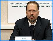 ></p><p class=c_tn>Динамика реализации национальных проектов в Ивановской области в следующем году будет высокой - обещает региональное руководство. Сегодня председатель правительства Михаил Мень и его заместители, курирующие 4 сферы национальных проектов, рассказали журналистам об итогах их реализации в уходящем году. </p><p class=c_tn>Каждый из 4 нацпроектов - это десятки цифр. Но все они имеют конкретное наполнение - говорит губернатор. Наиболее заметно это наполнение в здравоохранении и образовании, так как федеральные и областные миллионы получают материальное выражение в школах и больницах. Вот лишь немногие примеры. Была заменена половина парка санитарных машин, в больницы и поликлиники поступили 220 единиц медтехники. Совершенно конкретные и довольно значимые суммы получили школы области и ряд учителей. Заметен ход реализации даже в таких долгоиграющих проектах, как «Жилье» и «агропромышленный комплекс». </p><p class=c_tn>«В целом прибыли в области по сельскому хозяйству будет получено несколько меньше, но коллективные хозяйства, за исключением крупных, получат больше прибыли и будет больше прибыльных хозяйств», - сказал начальник областного департамента сельского хозяйства Иван Митин. </p><p class=c_tn>Наименее заметны достижения в реализации проекта «Жилье» - пока успехи измеряются десятками сертификатов. Но это вызвано объективными причинами - поясняют руководители области. Быстрый рост стоимости квадратного метра и слабая платежеспособность населения. Увеличение стоимости жилья власти постараются удержать, этому должно способствовать и насыщение рынка. Однако есть и некоторые «но» в ходе реализации. По мнению Михаила Меня, часть руководителей не прониклись направляющей ролью национальных проектов. </p><p class=c_tn>«Некоторые думают, что это какое-то количество федеральных средств, которые мы на региональном и муниципальном уровне должны освоить для того, чтобы как-то развивать 4 направления. Это не совсем не так. Потому что это общегосударственная задача, в которую должны быть включены все: и региональные власти, и исполнительная и законодательная, муниципальные власти», - сказал губернатор Ивановской области Михаил Мень. </p><p class=c_tn>Динамика реализации нацпроектов в следующем году будет сохраняться высокой - пообещало областное руководство. А национальный проект - это вещь, которая никогда не будет объявлена закрытой - подчеркнул губернатор. </p><p class=c_tn></p><p class=c_tn></p><p class=c_av>Сергей Хохлов</p>
	
		<div class=