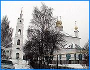 ></p><p class=c_tn>В воскресенье в селе Филисово Родниковского района местные верующие отметили солидный юбилей своей православной обители - уже 200 лет здесь действует православная церковь «Введение во храм Пресвятой Богородицы». Но примечателен этот храм, в первую очередь, тем, что все время своего существования не прекращал работы. Праздничное богослужение совершил епископ Иваново-Вознесенский и Кинешемский Иосиф.    </p><p class=c_tn>Богослужения во Введенском храме не прекращались ни во времена революций, ни во времена советской власти. Церковь была единственным в губернии культовым сооружением, принимавшим в коммунистическом советском прошлом прихожан сразу трех районов: Родниковского, Вичугского и Лухского. Раньше здесь было три церкви. Сейчас сохранился лишь Введенский храм с колокольней. Выстроено здание в форме креста. В его основании - четверик, завершающийся четырехскатной крышей и пятью куполами. </p><p class=c_tn>Здешние иконы хранят вековую энергетику. Иногда сюда приходят и власти. «На родниковской земле, как нигде, наверное, в Ивановской области, одни из самых красивейших храмов, хотя у нас нет крупных монастырей. Сегодня 200 лет нашему храму, куда мы ходим как прихожане и очень чтим отца Петра, настоятеля храма. И очень приятно, что Владыка Иосиф сегодня посетил, служил в храме. Для нас это очень хорошее событие и большой знак», - заметил  присутствующий на юбилее глава Родниковского района Сергей Жубаркин.  </p><p class=c_tn>Настоятель церкви, Отец Петр, рад изменениям последних лет: больше стало верующих, внимательнее мирское руководство. «В этом храме Господь ссудил мне служить уже вот 22 года. За это время много пришлось сделать, переделывать, устраивать. И, знаете, было время разное. По-разному относились к нам наши властьимущие, так скажем. Кто-то не доволен был, что у нас возрождается духовная жизнь, кто-то завидовал, а кто-то всячески помогал», - признался настоятель храма в селе Филисово Отец Петр Косянчук. </p><p class=c_tn>Сейчас у настоятеля есть единомышленники. По его словам, несмотря на бурные потрясения прошлого, эта церковь по-прежнему остается значимым духовным центром для многих жителей района.</p><p class=c_av>Елена Бедяева</p>
	
		<div class=