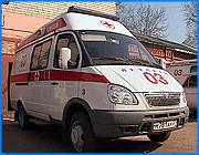 ></p><p class=c_tn>Ивановской станции скорой помощи не хватает врачей и водителей. Это выяснилось в ходе инспекционной поездки представителей мэрии на станцию скорой медицинской помощи. Во время встречи медики рассказали чиновникам, что нехватка специалистов и технического персонала связана с уровнем зарплаты на станции. Врач первой бригады ивановской станции скорой помощи Юрий Бобров только что заступил на суточное дежурство. Предполагает, что будет не менее десятка вызовов. Впрочем, весной не такая большая нагрузка, как в зимний период. Есть даже время показать чиновникам и журналистам новый реанимобиль. Транспорт - федеральный - поступил по национальному проекту «Здоровье», реанимационное оборудование - городское - закуплено на шестьсот тысяч муниципальных рублей. Дорого, но необходимо. Реанимобиль станции был нужен как воздух. Юрий Бобров рассказывает, что спасать чужие жизни стало легче. «Наше оснащение соответствует палате интенсивной терапии. У нас есть все предпосылки все, чтобы оказать квалифицированную помощь в полном объеме», - сообщил врач 1- ой бригады ивановской станции скорой помощи Юрий Бобров. </p><p class=c_tn>Чиновники уверяют, что с транспортом на «скорой» тоже стало легче. Конечно, 10 автомобилей, поступивших в прошлом году по нац проекту, погоды не делают. Но все-таки на фоне соседних областных центров ивановская «скорая» выглядит неплохо. «По сравнению с опытом работы скорой помощи соседних областей, наша скорая помощь на достаточно высоком уровне», - подтвердил начальник городского управления здравоохранения Александр Воробьёв. Достаточно высокий уровень оснащения станции не означает высокого уровня зарплаты ее персонала. Известно, что национальный проект обошел вниманием водителей автомобилей скорой помощи. Чтобы люди не разбежались, средства на повышение водительской зарплаты пришлось искать в прошлом году в городском бюджете. Врачи «скорой», которым федералы добавили по 5 000 рублей к месячному заработку, тоже, видимо, не всем довольны. Девять тысяч в месяц - это, конечно, не четыре, но все равно мало для квалифицированных специалистов, работающих в условиях постоянного стресса. «Уезжают в Москву врачи и средний медицинский персонал. Уезжают совсем или и работают здесь, у нас на «скорой», и работают в Москве по совместительству. Хотя за последнее время, я считаю, мы сделали достаточно много, чтобы повысить зарплату особенно по водителям», - заметила главный врач ивановской станции скорой помощи Людмила Потапенко. В этом году в Иваново по нацпроекту, возможно, поступят еще 10 автомобилей скорой помощи. Их также будут доукомплектовывать за счет муниципального бюджета.</p><p class=c_tn></p><p class=c_av>Мария Покровская</p>
	
		<div class=