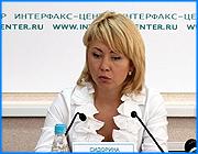 ></p><p class=c_tn>Планируется отремонтировать фасад и холл здания. Об этом сегодня на пресс-конференции сообщила председатель комиссии по культуре и искусству при областной думе Ирина Сидорина. Также она рассказала о процессах, которые сейчас происходят в библиотечной сети и музеях губернии. Профессиональные кадры, большой потенциал и недостаток финансирования - так можно охарактеризовать сегодняшнее состояние культуры в губернии. По словам Ирины Сидориной, сейчас главное - сохранить те ценности, тот уровень интеллигентности, которыми всегда славился наш регион. В числе первых шагов - объединение ивановского драматического и кинешемского театров, а также предстоящий ремонт областного театрального комплекса. Он начнется 27 мая. Планируется отремонтировать фасад и холл здания. На это из областного бюджета выделено около 2,5 млн. рублей. Между тем, отметила Ирина Сидорина, на то, чтобы провести полную реконструкцию комплекса, необходимо минимум 100 млн. Остается надежда на помощь федералов. Между тем, театральной сфере необходима и помощь законодательная. </p><p class=c_tn> «Все понимают, что профессиональное искусство надо поддерживать, именно искусство. Мы говорим о том, что выживет ли культура в условиях рынка, она выживет. Но какого качества будет эта культура - вот это меня очень волнует», - призналась художественный руководитель Ивановского театра кукол Елена Иванова. Грядут изменения также в библиотечной сфере. Она переходит в ведение органов местного самоуправления. Теперь главное - хорошо поработать с главами, чтобы не нарушить целостность и качественные показатели библиотечной сети. Поинтересовались журналисты и жизнью музеев. Как выяснилось, и здесь основная проблема - недостаток финансов, чтобы, например, достойно оборудовать те же экспозиции. Между тем наша губерния по ценности музейных коллекций занимает третье место в ЦФО. Но точно сказать о наполнении фондов сейчас трудно. «Сегодня существуют современные методы учета ценностей. Это и цифрование, то есть перевод в цифровой формат. Потому что каждый музейный раритет, он должен быть описан и учтен. А у нас, к сожалению, весь учет ведется на бумажных носителях, которые быстро приходят в негодность. То есть нет единого каталога всех наших ценностей музейных», - сообщила депутат областной думы Ирина Сидорина. Планируется, что уже в следующем году эту ситуацию удастся исправить. В областной бюджет, по словам Ирины Сидориной, будут заложены средства на приобретение техники, необходимой для точного учета музейных ценностей.</p><p class=c_av>Олеся Чирко</p>
	
		<div class=
