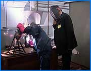 ></p><p class=c_tn>Сегодня кульминационной день для участников VII межрегионального конкурса профессионального мастерства сварщиков. Рабочие из 16 областей России варят металл в честь изобретателя электродуговой сварки Бенардоса. Предел мечтаний - высшие 75 баллов, но, как выяснилось, набрать их практически невозможно. Часто случаются срывы, а у некоторых даже нервные. </p><p class=c_tn>Секундомер включен. У сварщика 25 минут на то, чтобы доказать, что он достоин называться сварщиком. Жюри - мастера искусства металловарения - придирчиво заглядывают в кабинки и просят журналистов не мешать процессу. Температура в зоне сварки выше, чем на солнце. От мощного слепящего излучения спасает шлем затемненным стеклом. Сергей Воронов - кинешемский сварщик - на победу и не рассчитывает. Как простой рабочий, он скромен и немногословен. С самого начала у Сергея что-то не заладилось. И маску забыл надеть, когда готовил деталь, и шов сделал слишком узким. Он уже 32 года варит газовые трубы и говорит, что варил бы ещё столько же. А придти в профессию помог более чем банальный случай. «Как-то один раз я  раму велосипедную варил, вот с тех пор понравилось мне, пошёл работать, учиться», - рассказывает он.</p><p class=c_tn>Остальные конкурсанты в волнительном ожидании. Судьи говорят, что сварщики сегодня как студенты перед экзаменом. </p><p class=c_tn>Члены жюри уверены, что набрать высшие 75 баллов на конкурсе невозможно. Одна из причин - нервы. И хотя условия у всех равны, бывали случаи, что привыкшие к другим аппаратам срываются, не доделав работу. То электрод не тот, то деталь не такая. Тут жюри ехидно вспоминают поговорку про плохого танцора. И видно, в силу многогранности искусства сварки и невозможностью простому человеку вникнуть в суть металловарения, сравнивают её с другими профессиями. </p><p class=c_tn>«Сварщик, он как хирург, у него не должна дрожать рука, у него должен быть профессиональный глаз, у него должна быть прекрасная координация движений, не каждый человек может быть сварщиком», - считает член жюри Владимир Бродягин.</p><p class=c_tn>Здесь мощное производство, на котором держится вся мировая энергетика  и промышленность, в миниатюре. Этим плавящимся электродом варят корабли. </p><p class=c_tn>Детали, так старательно выплавленные участниками, отправят на визуальную экспертизу, а потом на рентген. Только одна будет названа лучшей. Как образцово-показательную её оставят студентам энергоуниверситета. </p><p class=c_tn></p><p class=c_tn></p><p class=c_tn></p><p class=c_av>Ксения Доринова</p>
	
		<div class=