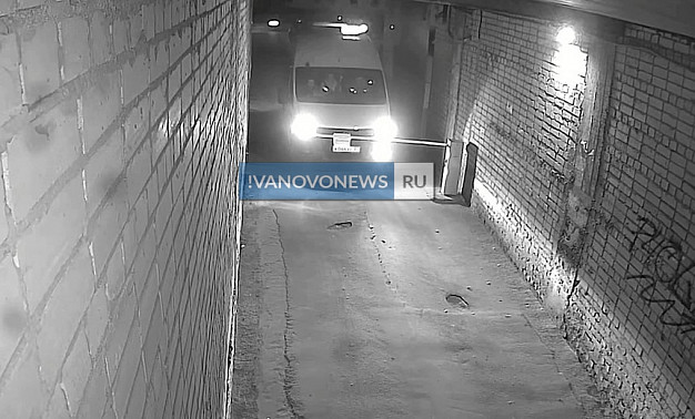 В Иванове скорая помощь не смогла проехать во двор из-за сломанного шлагбаума