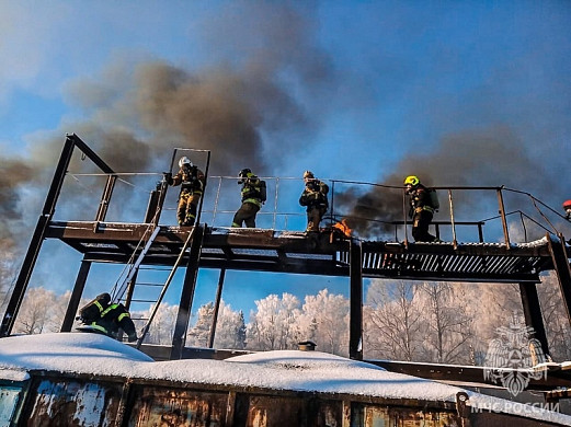 Пожарные прошли огневую полосу психологической подготовки в Комсомольском районе