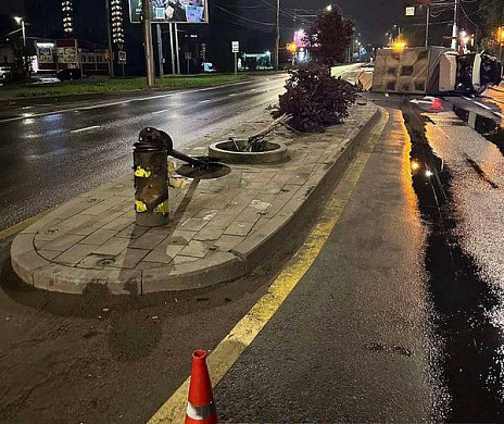  В Иванове «ГАЗель» въехала в островок безопасности 