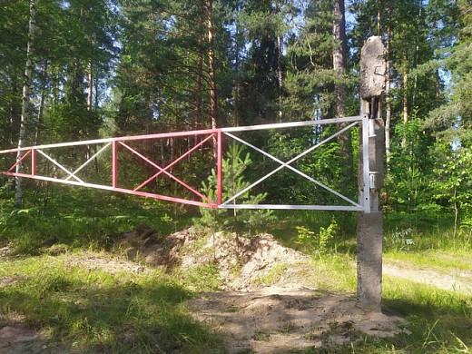 Установкой шлагбаума и взиманием платы за проезд к Святому озеру занялась прокуратура