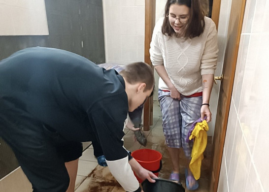 В общежитии ИвГУ прорвало трубу с горячей водой 