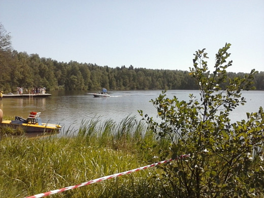 В Лежневском районе мужчина утонул в озере