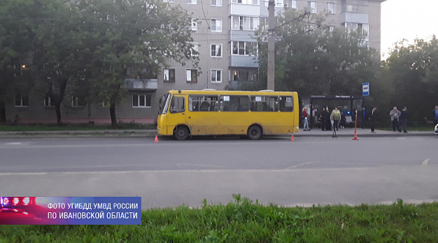 В Иванове пассажир разбил голову при падении в автобусе
