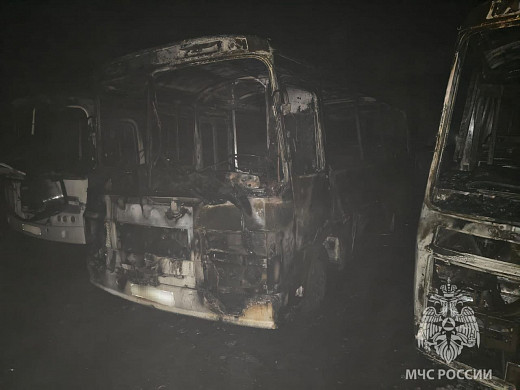 Утром в Кинешме сгорело 3 автобуса