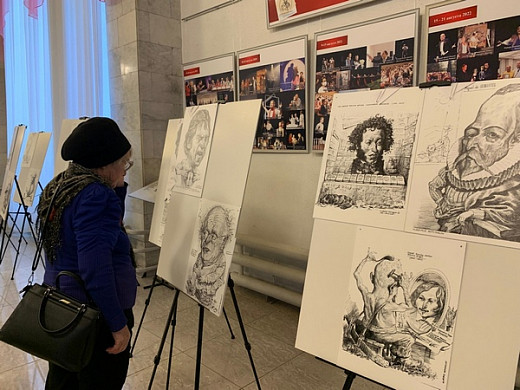  Главный художник «Крокодила» привез в Кинешму выставку своих шаржей 