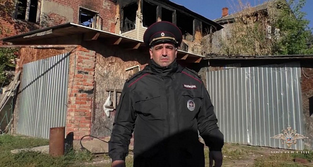  В Ивановской области участковый спас на пожаре двоих малышей, их маму и соседку 