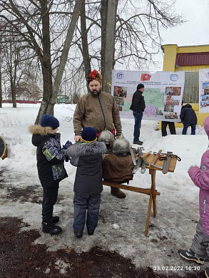  В Парском прошел митинг-концерт с исторической реконструкцией 