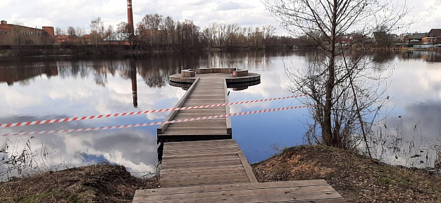 В Юже закрыли часть набережной озера Вазаль
